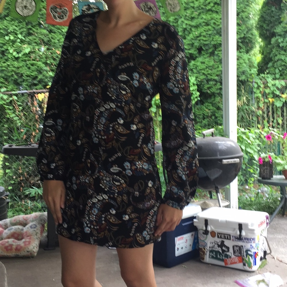 Long sleeve shift dress.